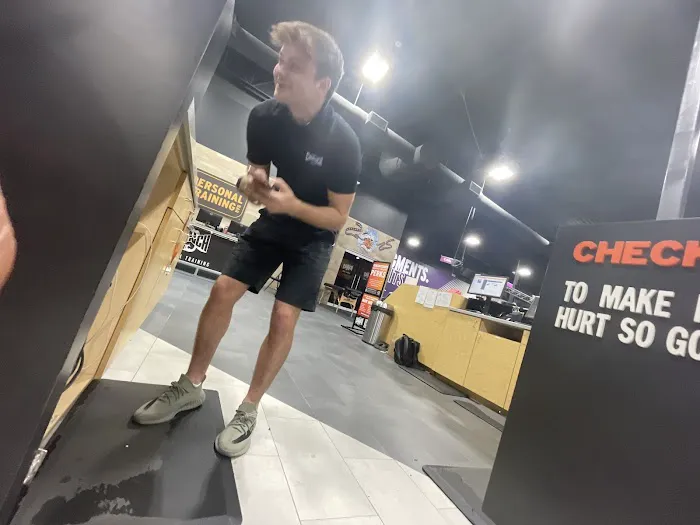 Crunch Fitness - Hiram Picture 1