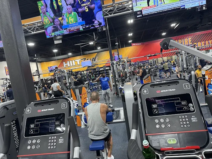 Crunch Fitness - Hiram Picture 5