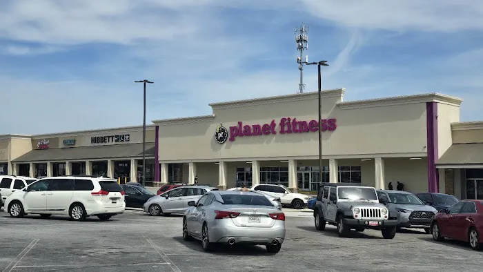 Planet Fitness Picture 6