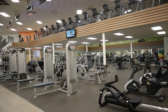 LA Fitness Picture 7