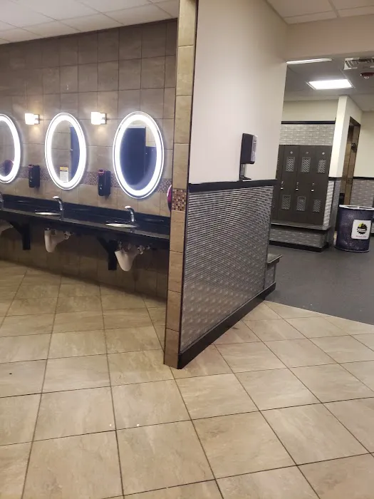 Planet Fitness Picture 2