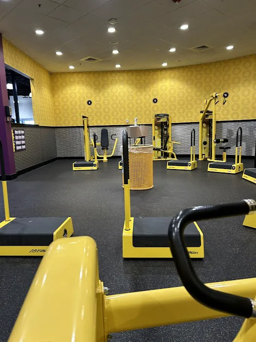 Planet Fitness Picture 6