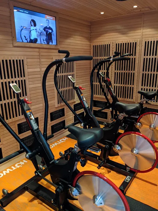 HOTWORX - Peachtree City, GA Picture 9