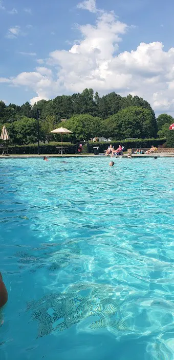 Bentwater Water Slide Pool Picture 2