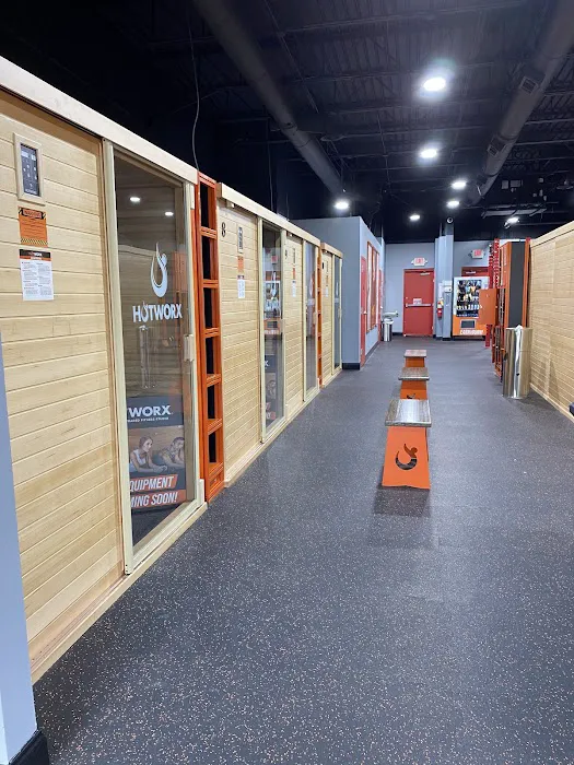 HOTWORX - Newnan GA - Bullsboro Dr Picture 3