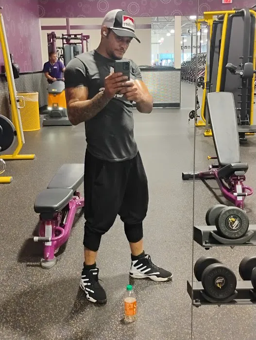 Planet Fitness Picture 10