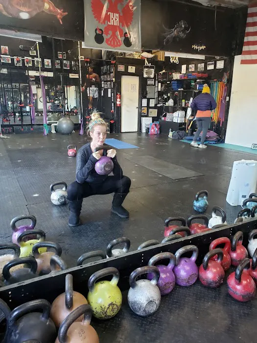 Train Strong Gym Picture 7