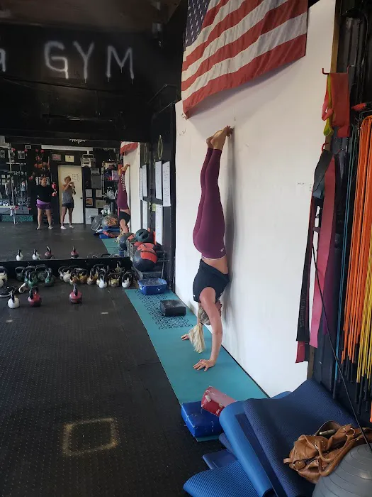 Train Strong Gym Picture 1