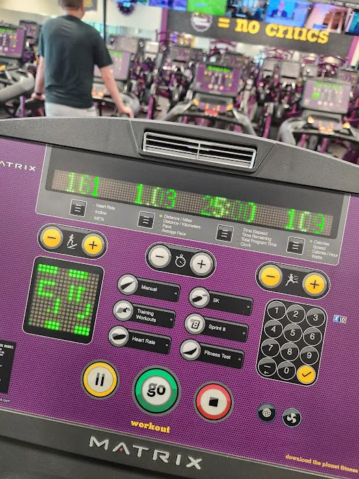 Planet Fitness Picture 8