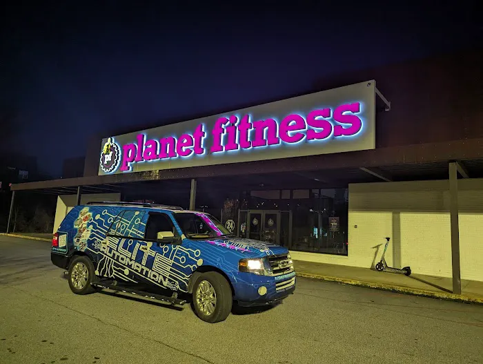 Planet Fitness Picture 3