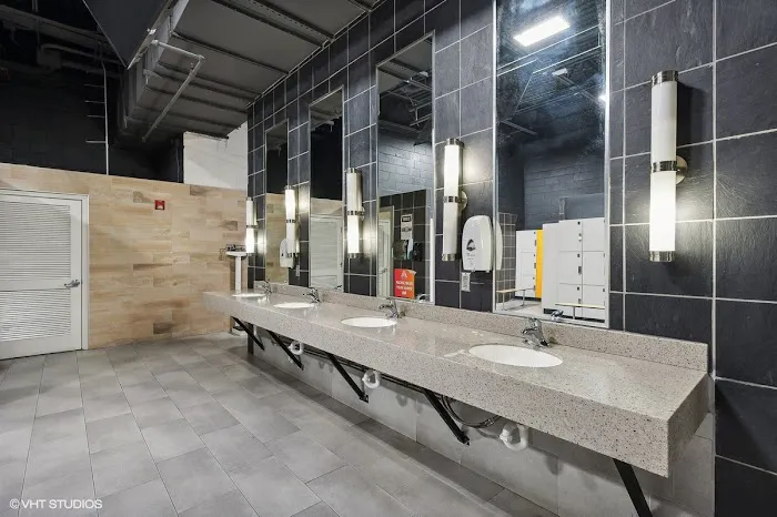 Crunch Fitness - Johns Creek Picture 2