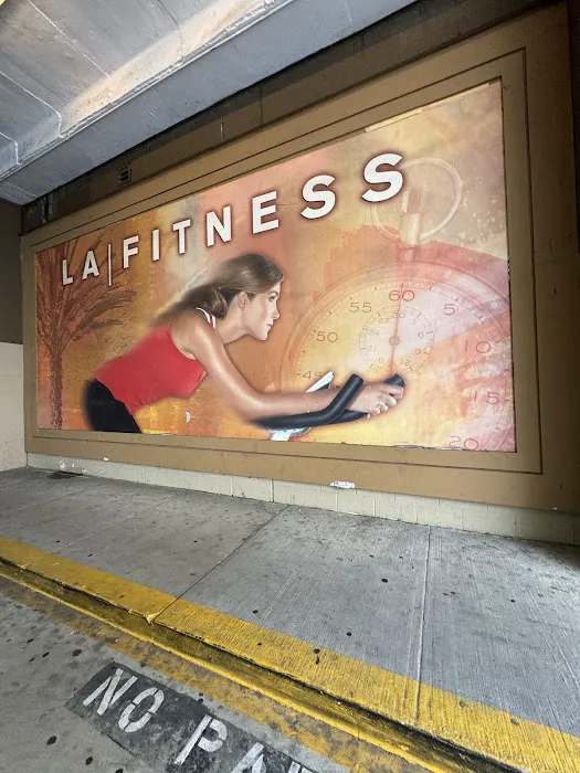 LA Fitness Picture 7