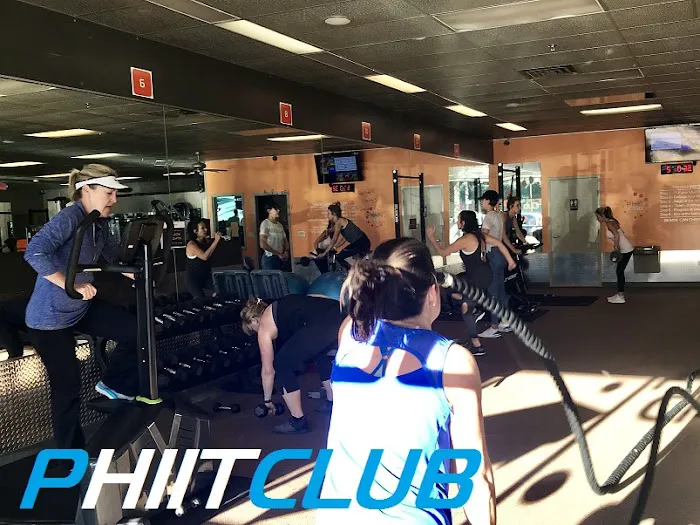 R2 Total Fitness 24/7 Picture 2