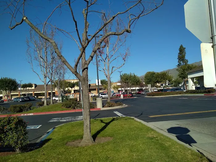 24 Hour Fitness Picture 9