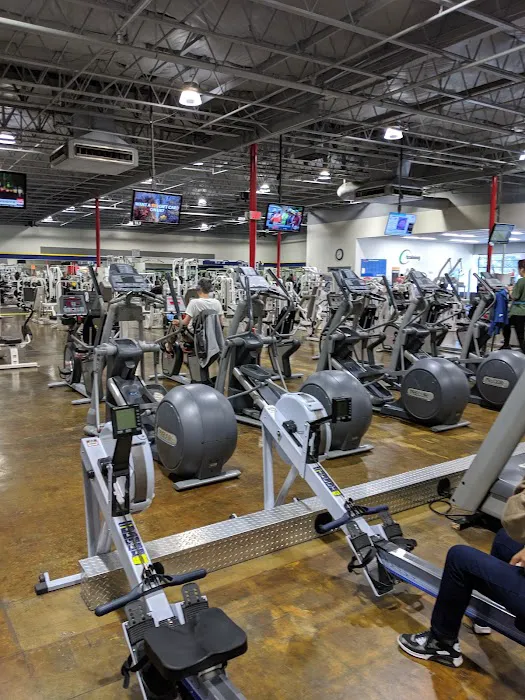 24 Hour Fitness Picture 4