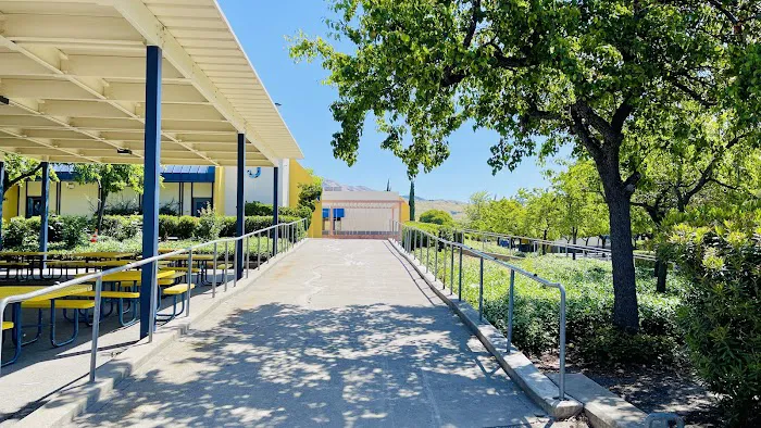 Large Gym - Assembly Building Picture 3