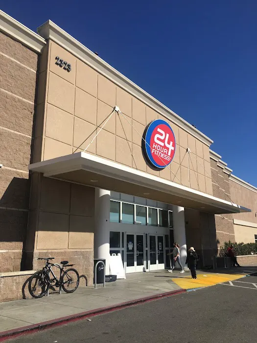 24 Hour Fitness Picture 8