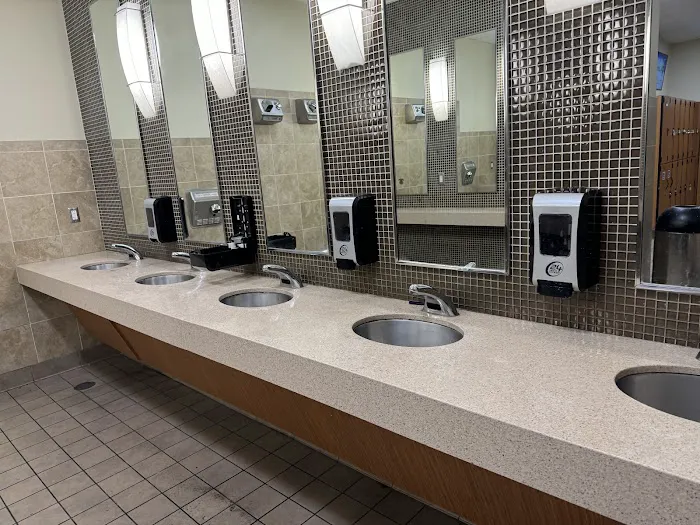 24 Hour Fitness Picture 5