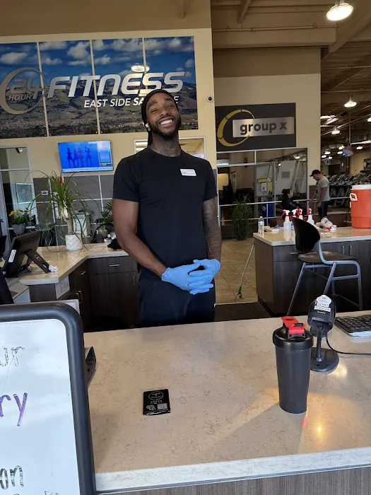 24 Hour Fitness Picture 3