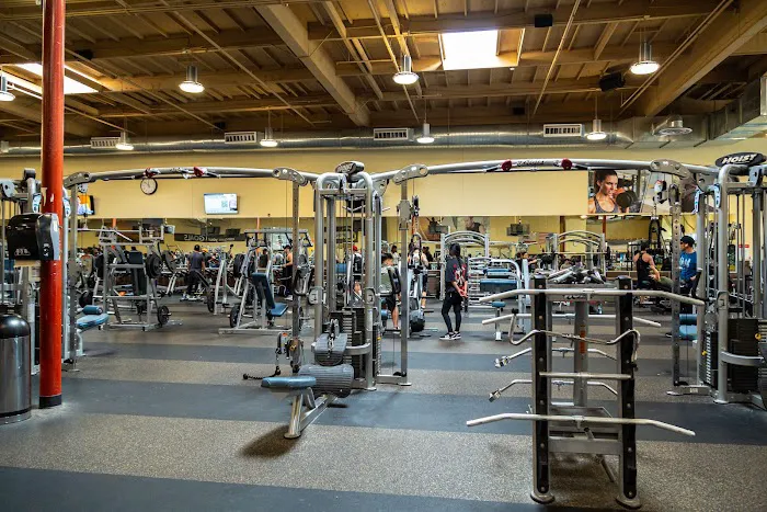 24 Hour Fitness Picture 2