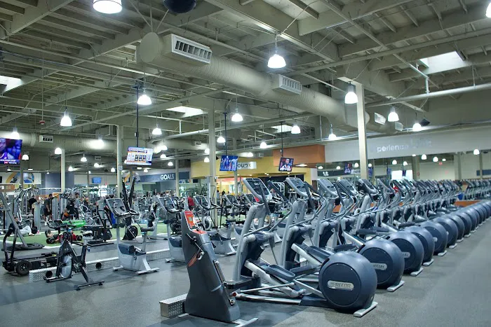 24 Hour Fitness Picture 6