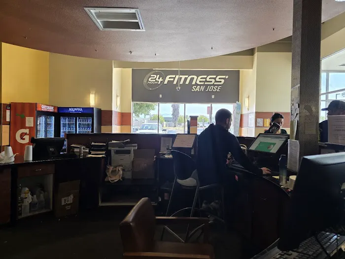 24 Hour Fitness Picture 3