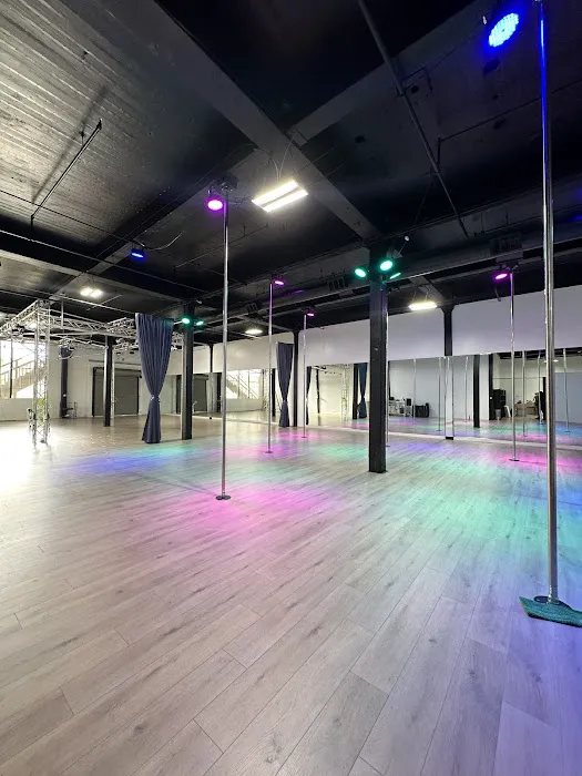 Revel Room Studios - San Jose Picture 2