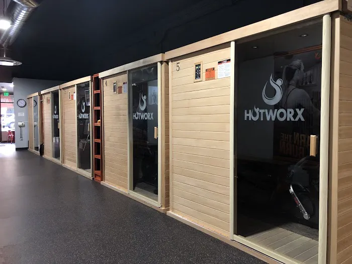 HOTWORX - San Jose, CA - Downtown Picture 6