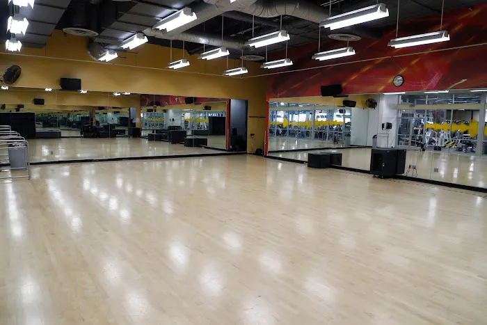 24 Hour Fitness Picture 6