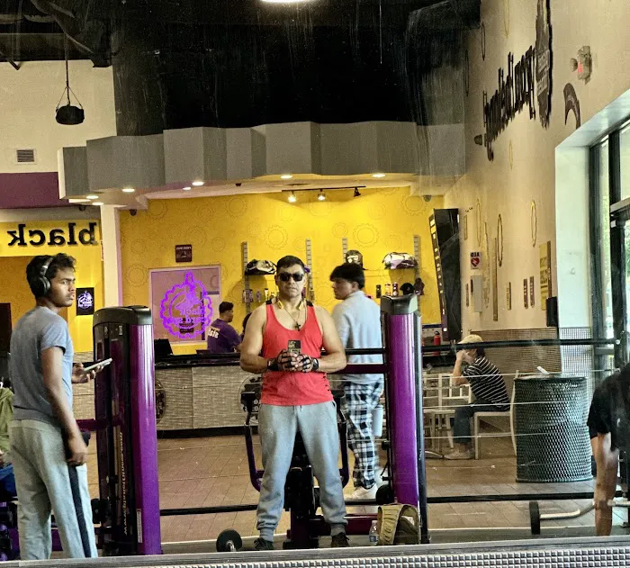 Planet Fitness Picture 9
