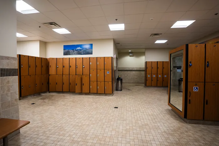 24 Hour Fitness Picture 5