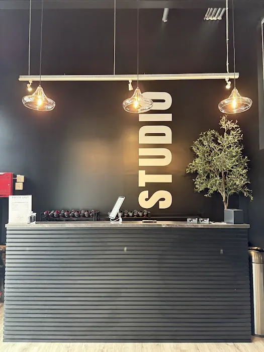 Studio Willow Glen Picture 8