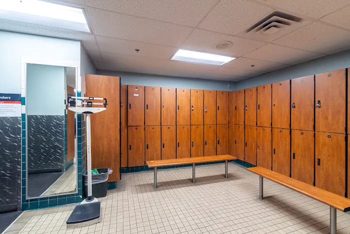 24 Hour Fitness Picture 9