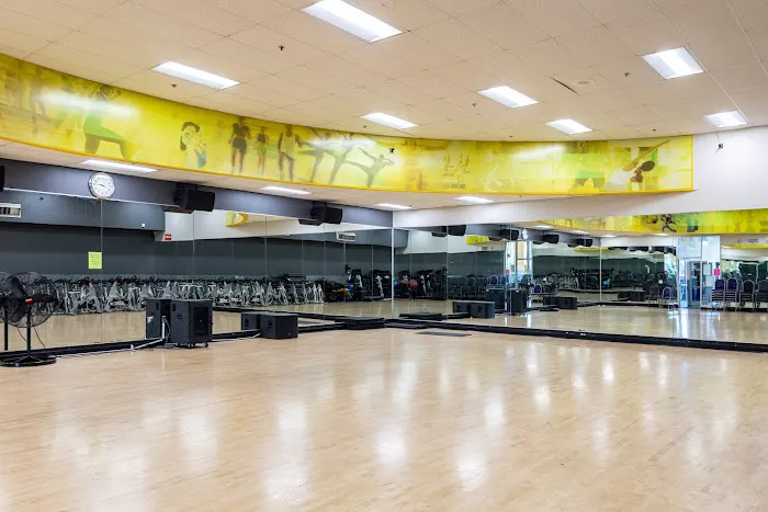 24 Hour Fitness Picture 7