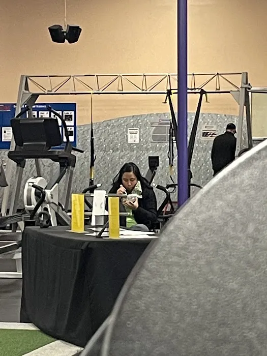 24 Hour Fitness Picture 2