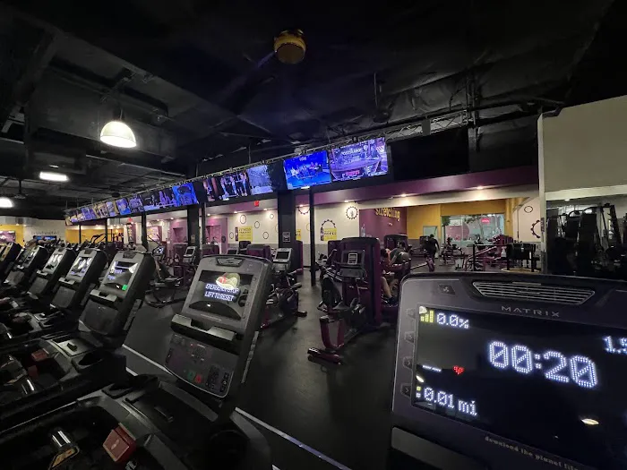 Planet Fitness Picture 8