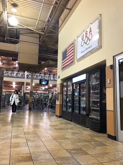 24 Hour Fitness Picture 9