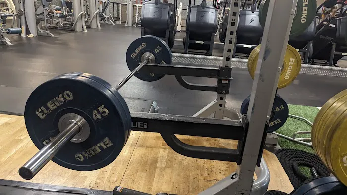 24 Hour Fitness Picture 4