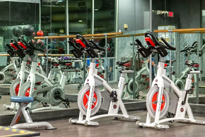 24 Hour Fitness Picture 9