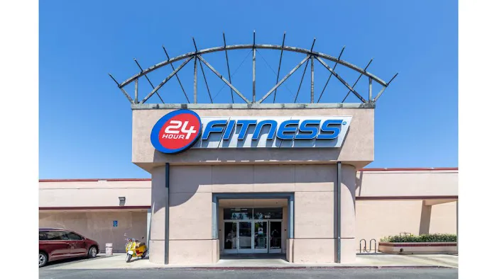 24 Hour Fitness Picture 3