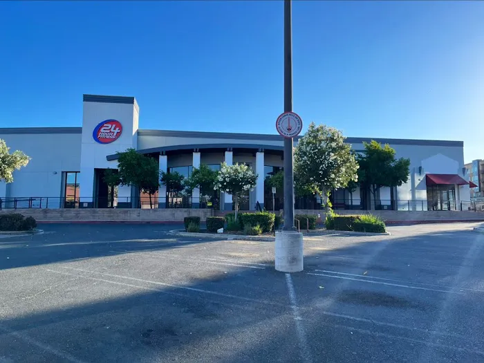 24 Hour Fitness Picture 4