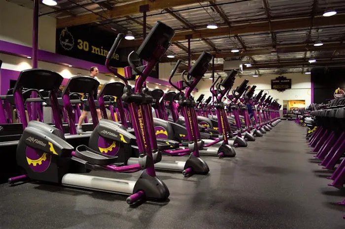 Planet Fitness Picture 10