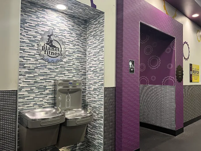 Planet Fitness Picture 4