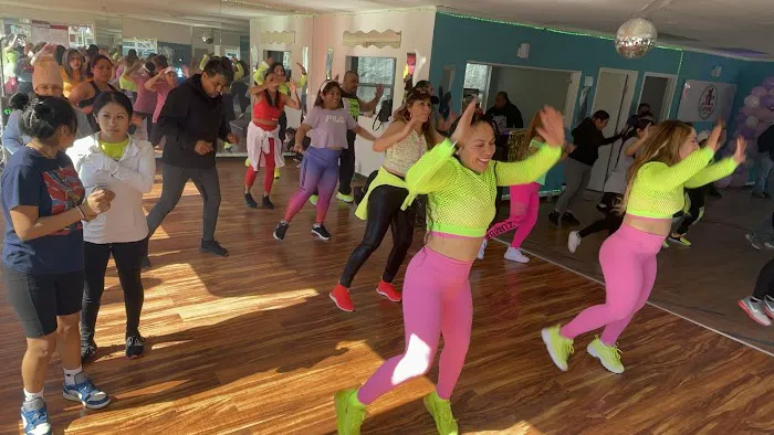 Curvaz Fitness and Nutrition 2 Picture 1