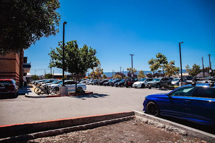 24 Hour Fitness Picture 9