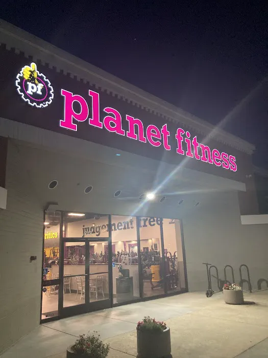 Planet Fitness Picture 6