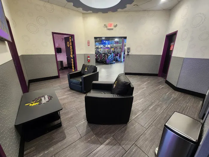 Planet Fitness Picture 8