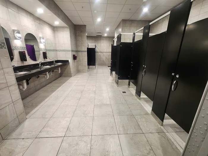 Planet Fitness Picture 10