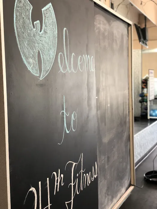 24 Hour Fitness Picture 9