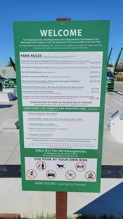 Fitness Court at Redwood Shores Picture 3